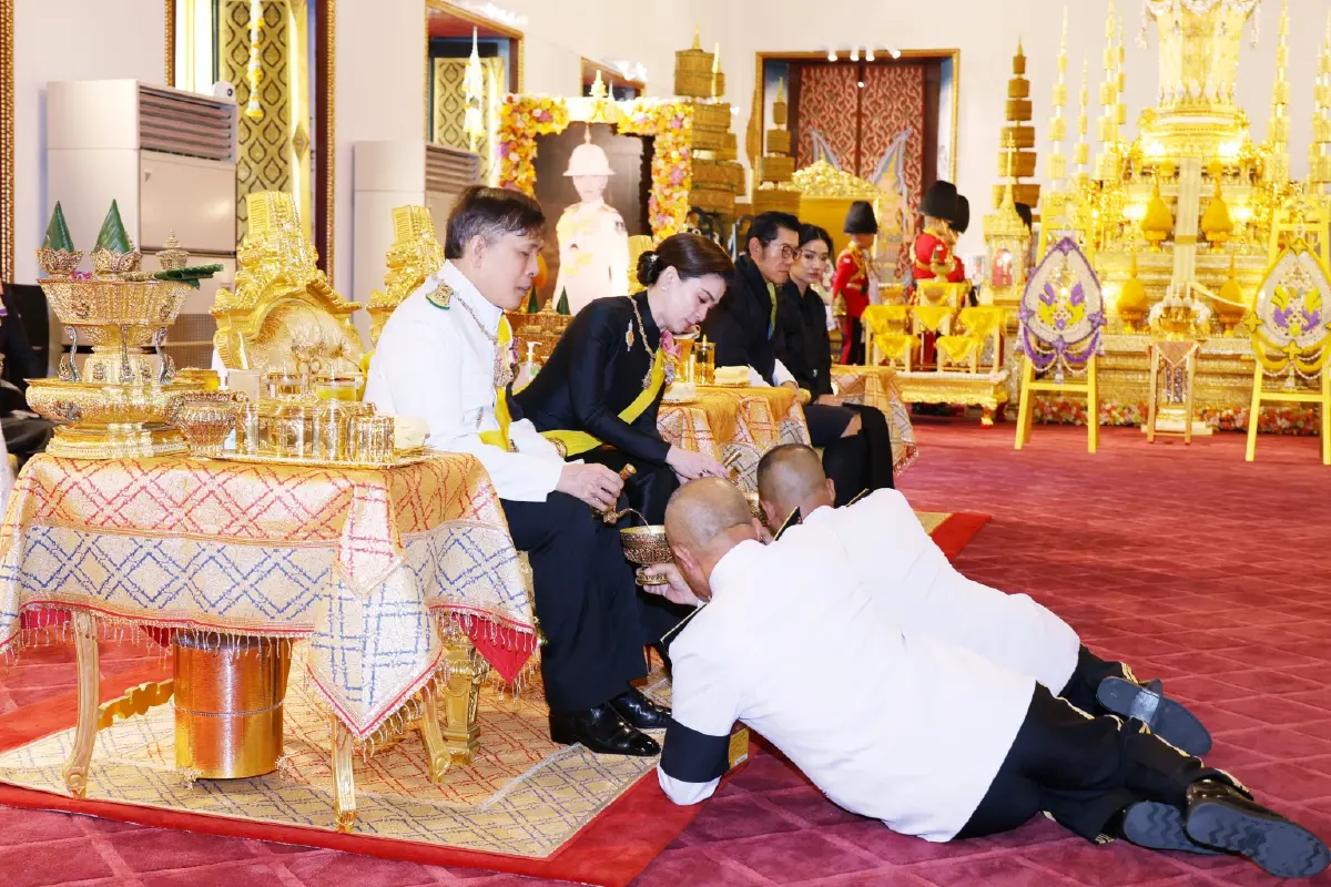 ในหลวง-พระราชินี เสด็จฯ ทรงบำเพ็ญพระราชกุศลสัตตมวาร พระราชทานพระศพ “เจ้าฟ้าพัชรกิติยาภาฯ”