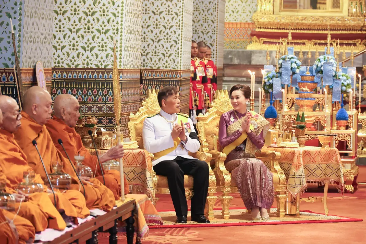 ในหลวง-พระราชินี เสด็จฯ ไปในการพระราชพิธีมหามงคลเฉลิมพระชนมพรรษา 4 รอบ