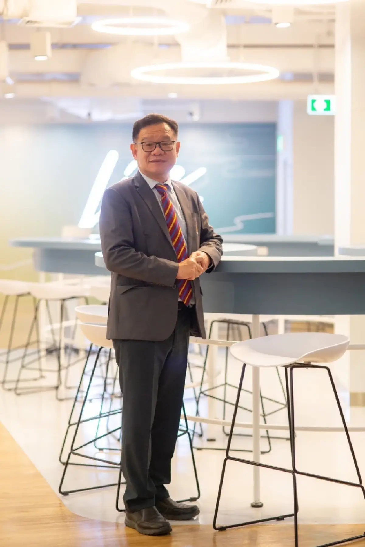 ‘สุรพล’ อดีตอธิการบดี มธ. จากต้าน ‘ระบอบทักษิณ’ สู่กุนซือ ‘ส้ม’