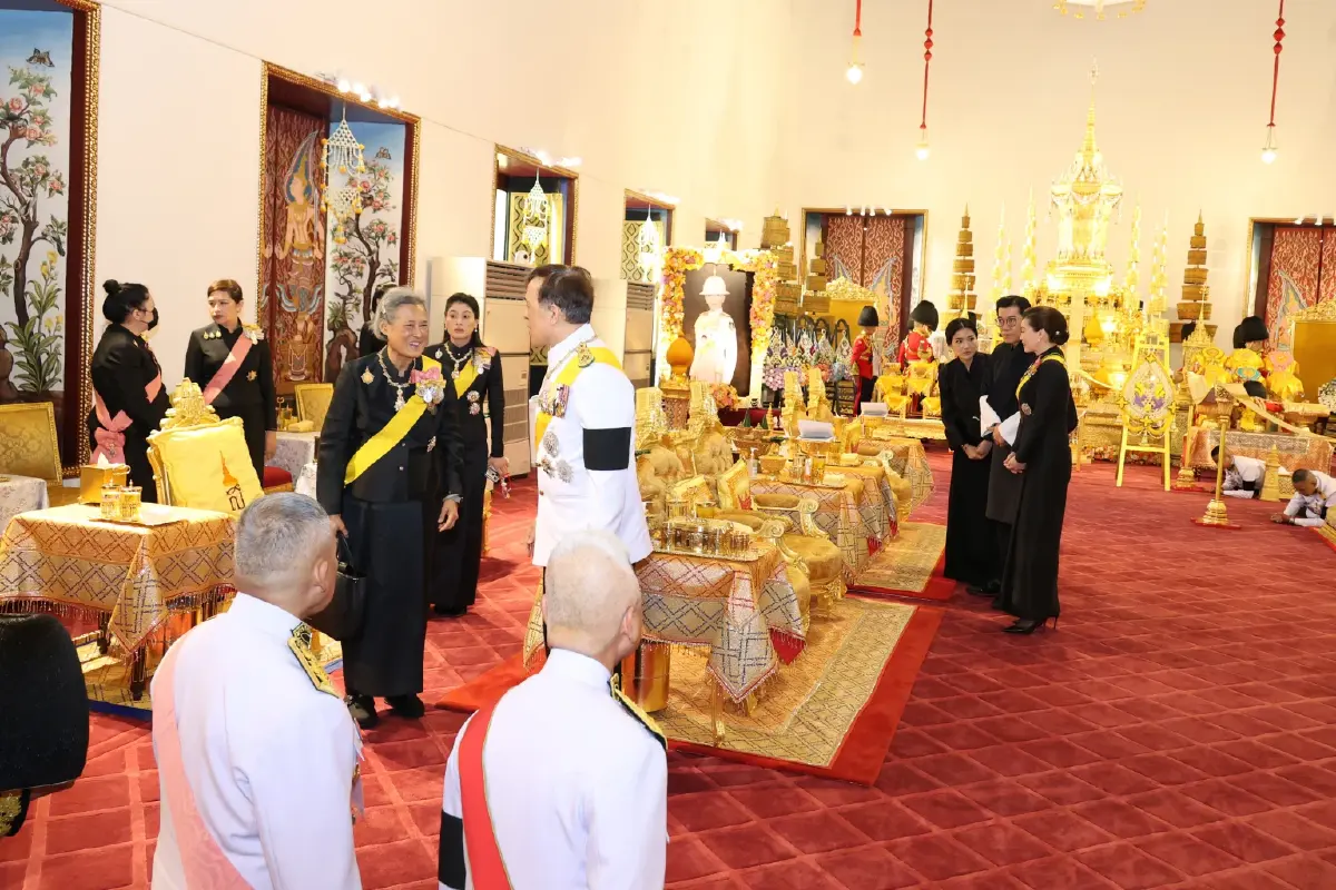 ในหลวง-พระราชินี เสด็จฯ ทรงบำเพ็ญพระราชกุศลสัตตมวาร พระราชทานพระศพ “เจ้าฟ้าพัชรกิติยาภาฯ”