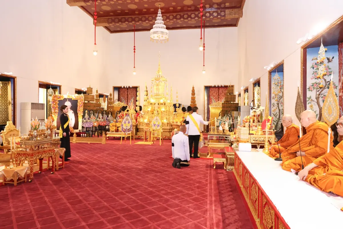 ในหลวง-พระราชินี เสด็จฯ ทรงบำเพ็ญพระราชกุศลสัตตมวาร (7 วัน) พระราชทานพระศพฯ