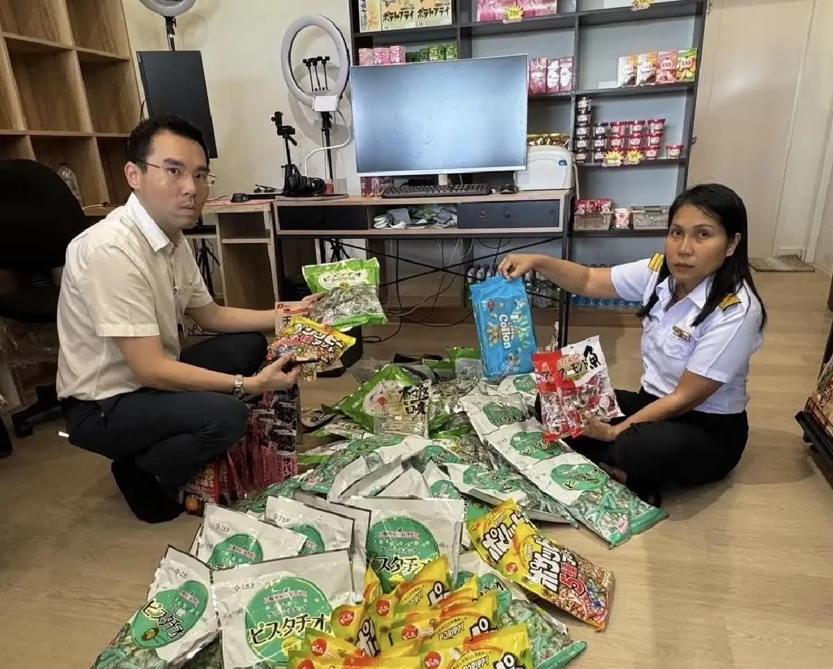 'ศุลกากรช่องจอม' ปูพรมจับ 'ขนม-เครื่องดื่ม ตปท.เถื่อน' กลางโคราช