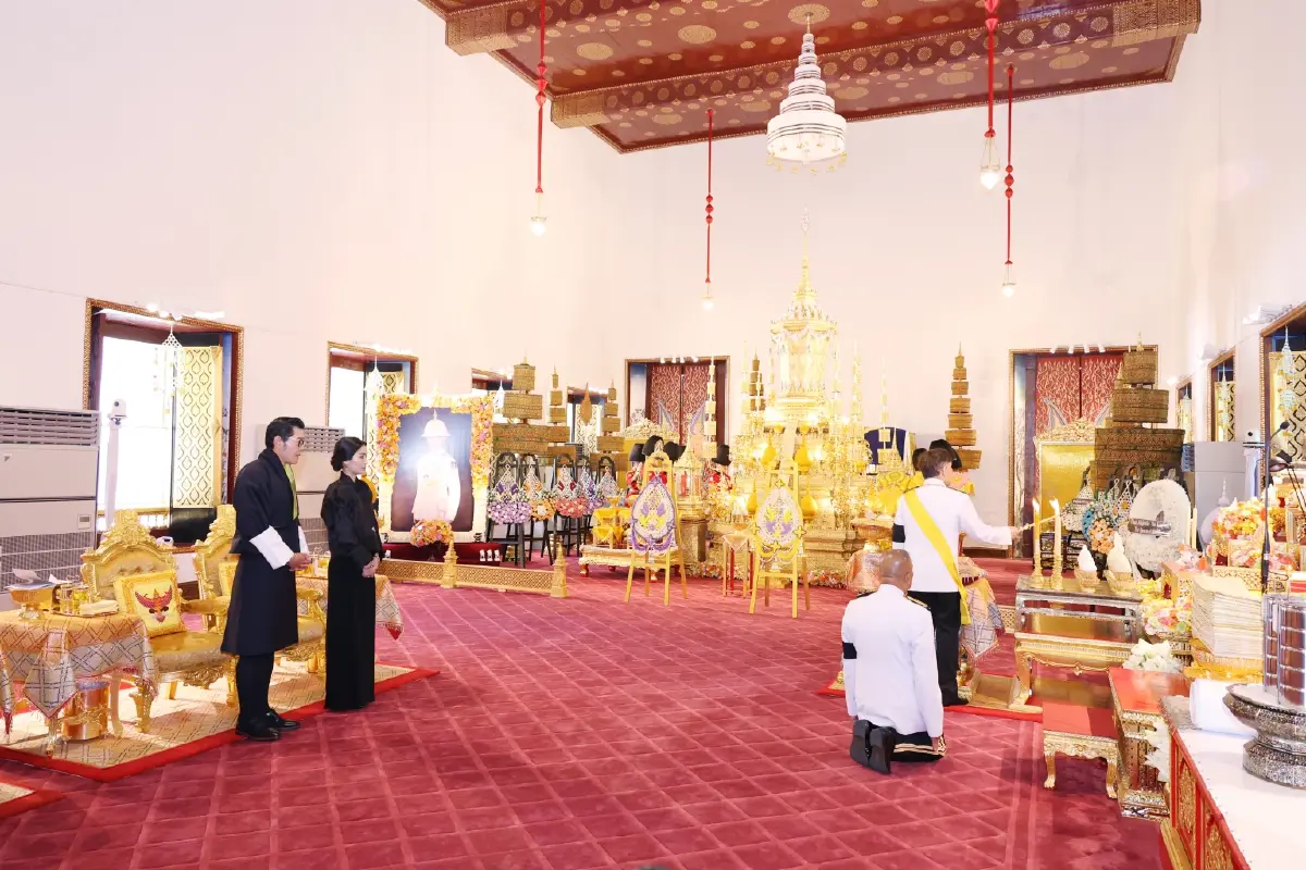ในหลวง-พระราชินี เสด็จฯ ทรงบำเพ็ญพระราชกุศลสัตตมวาร พระราชทานพระศพ “เจ้าฟ้าพัชรกิติยาภาฯ”