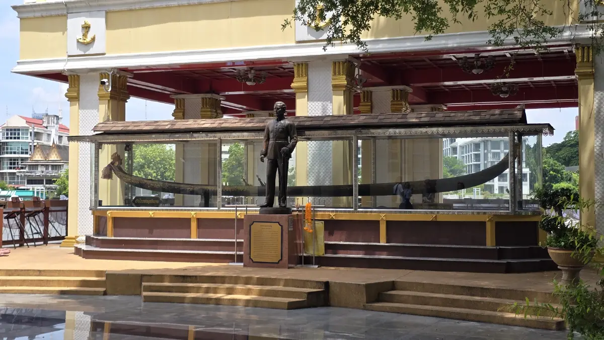 ‘มหาเจริญ’ เดินเท้าท่องเที่ยว ถอดรหัสประวัติศาสตร์ผ่านสถาปัตยกรรม