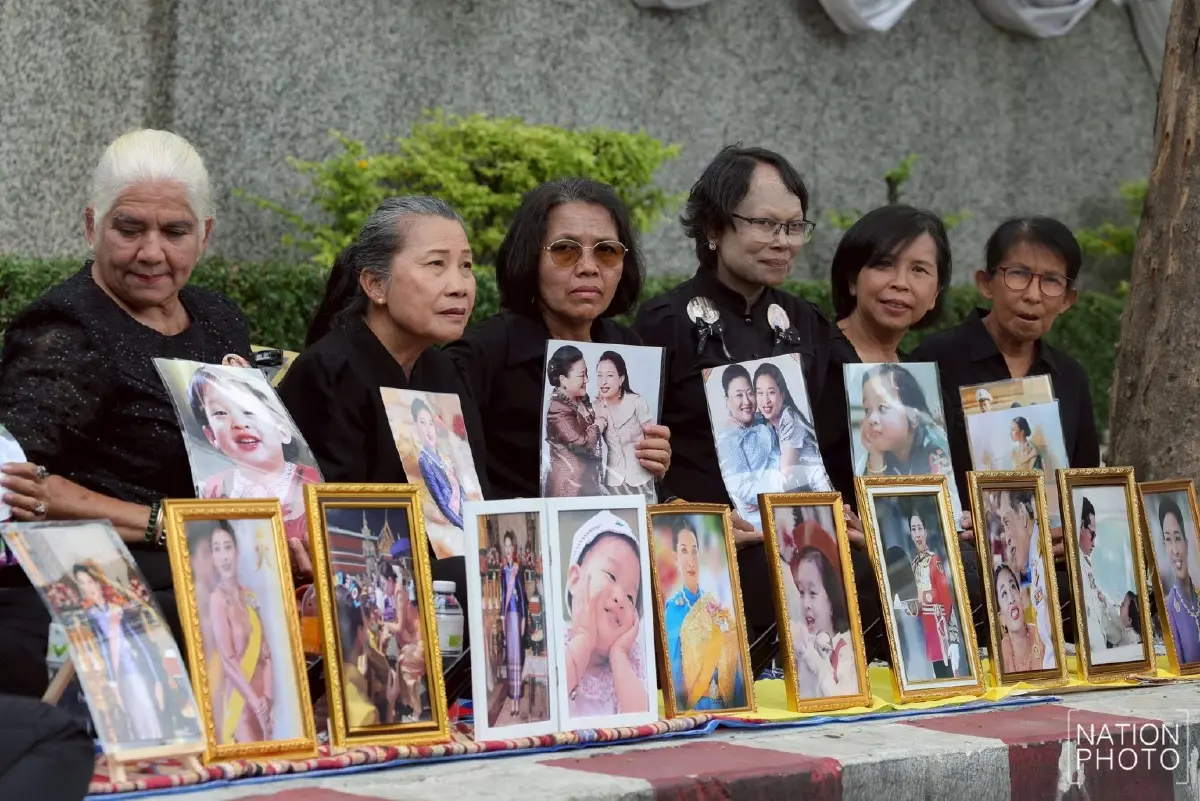 พสกนิกรหลั่งไหล รพ.จุฬาฯ รอส่งเสด็จเคลื่อนพระศพ “เจ้าฟ้าพัชรกิติยาภาฯ” สู่พระบรมมหาราชวัง