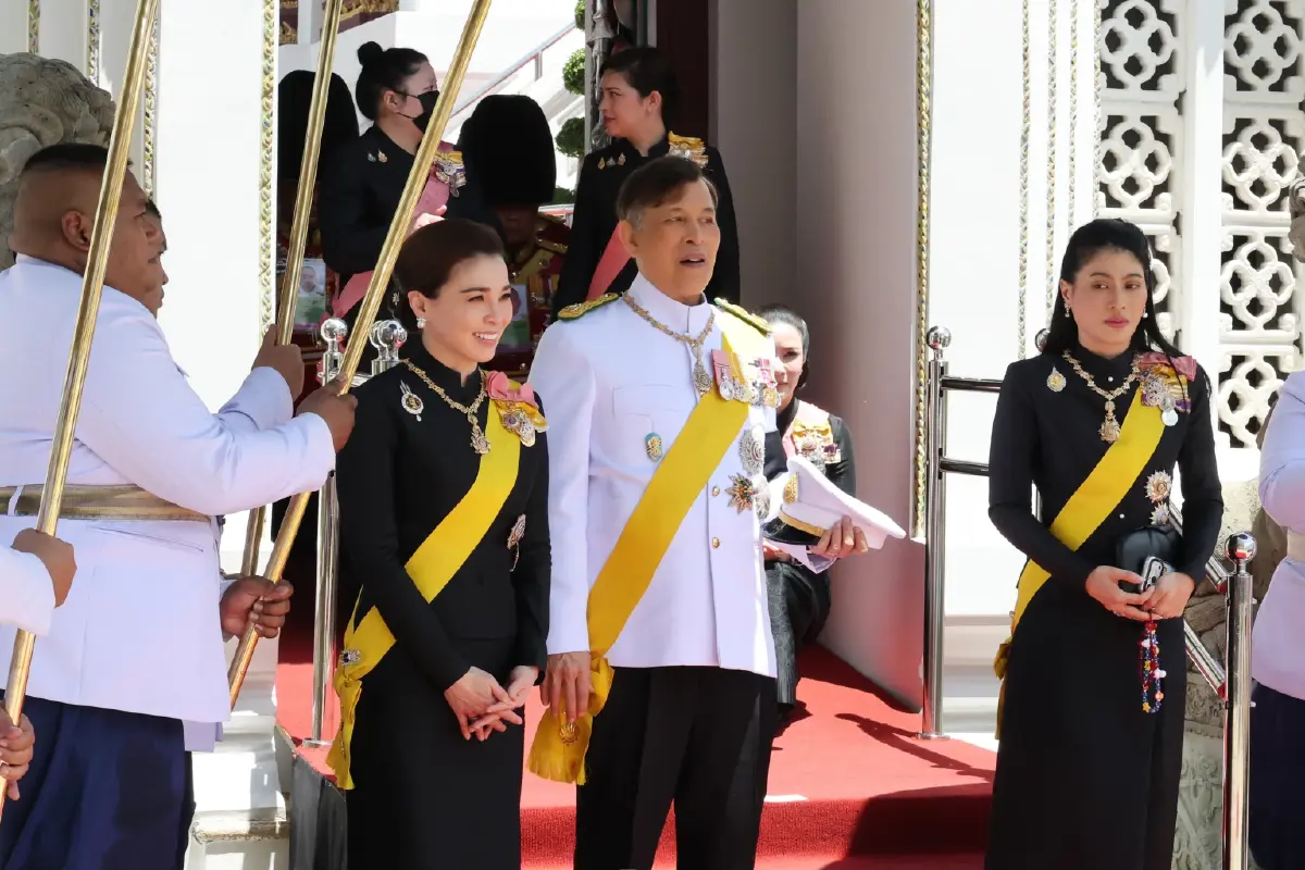 ในหลวง-พระราชินี เสด็จฯ ทรงบำเพ็ญพระราชกุศลสัตตมวาร พระราชทานพระศพ “เจ้าฟ้าพัชรกิติยาภาฯ”