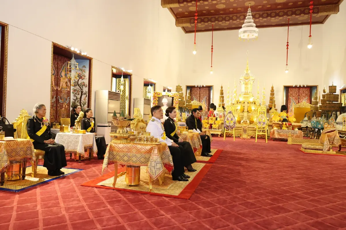 ในหลวง-พระราชินี เสด็จฯ ทรงบำเพ็ญพระราชกุศลสัตตมวาร พระราชทานพระศพ “เจ้าฟ้าพัชรกิติยาภาฯ”