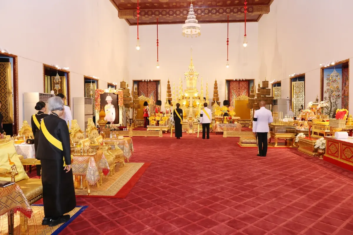 ในหลวง-พระราชินี พระราชทานน้ำสรงพระศพ สมเด็จพระเจ้าลูกเธอ เจ้าฟ้าพัชรกิติยาภาฯ