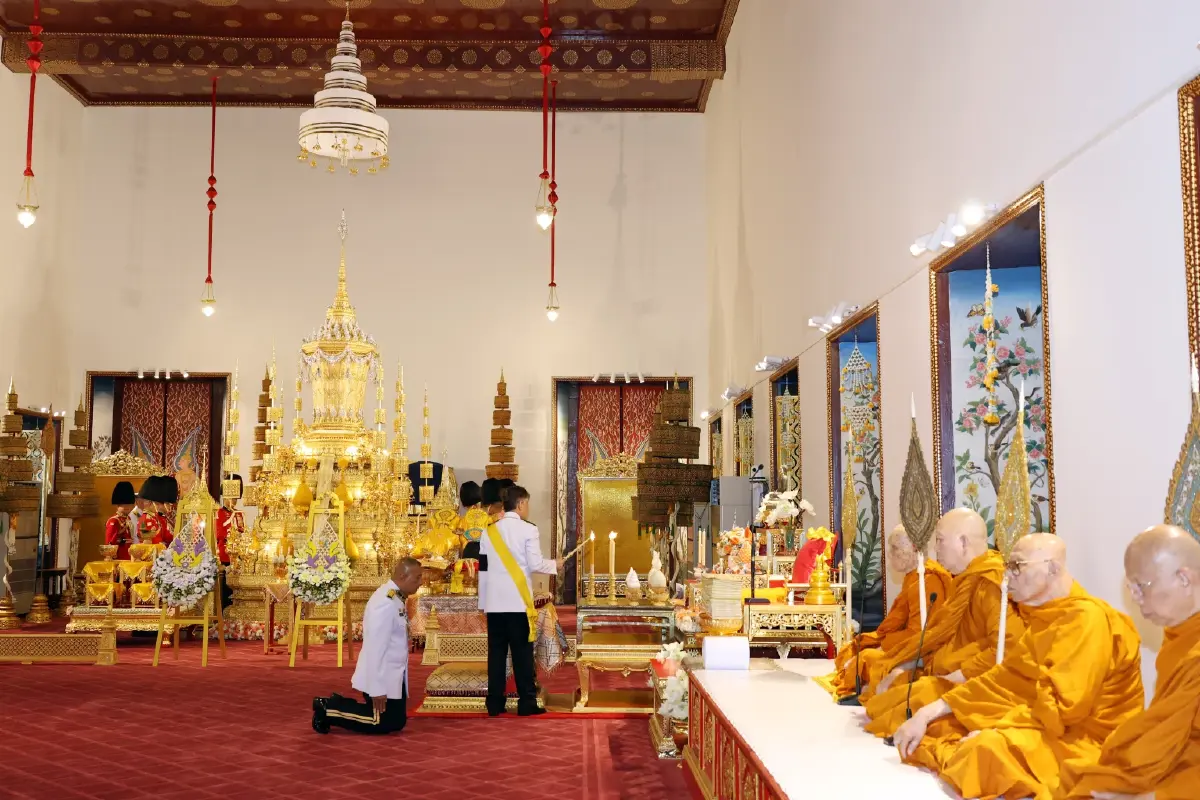 ในหลวง-พระราชินี พระราชทานน้ำสรงพระศพ สมเด็จพระเจ้าลูกเธอ เจ้าฟ้าพัชรกิติยาภาฯ