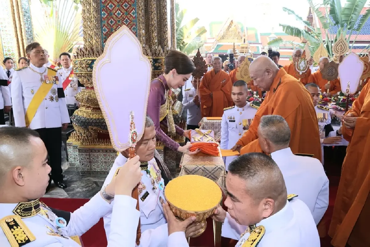 ในหลวง-พระราชินี เสด็จฯ ไปในการพระราชพิธีมหามงคลเฉลิมพระชนมพรรษา 4 รอบ