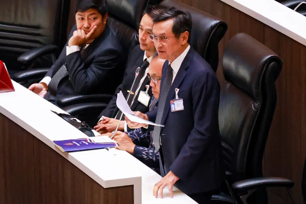 วัดใจ‘เพื่อไทย’ เดินหน้า-ถอย?  ชี้ชะตา ‘สสร.- รธน.ใหม่'
