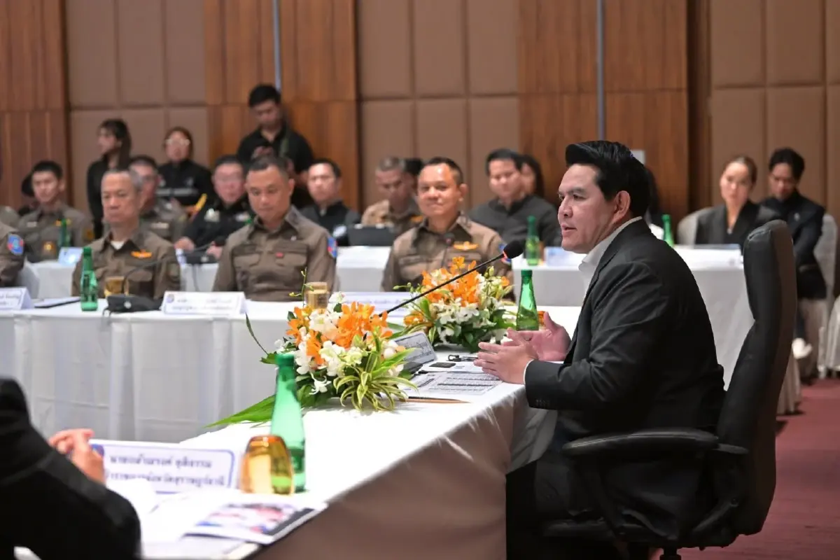 ‘สุรศักดิ์’ ลงพื้นที่ ‘สมุย’ ย้ำข้อสั่งการนายกฯ ‘อนุทิน’ กวาดล้างปัญหากลุ่มผู้มีอิทธิพลบนเกาะ