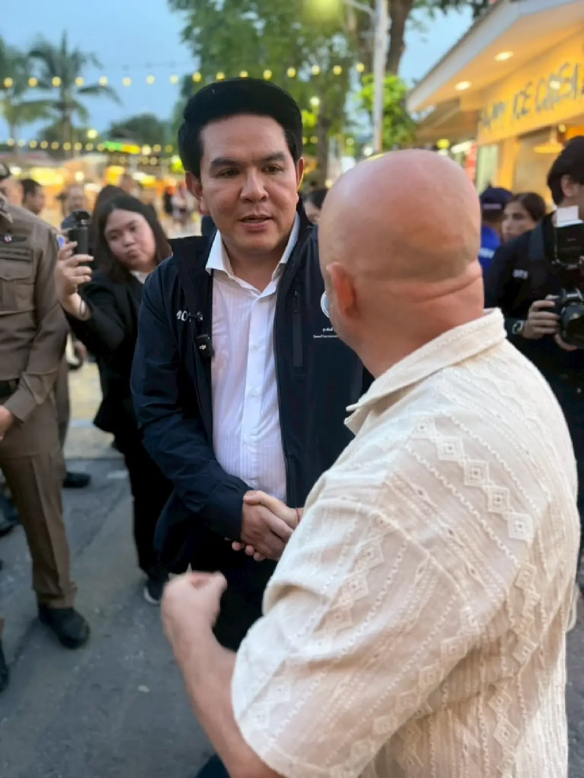 ‘สุรศักดิ์’ ลงพื้นที่ ‘สมุย’ ย้ำข้อสั่งการนายกฯ ‘อนุทิน’ กวาดล้างปัญหากลุ่มผู้มีอิทธิพลบนเกาะ