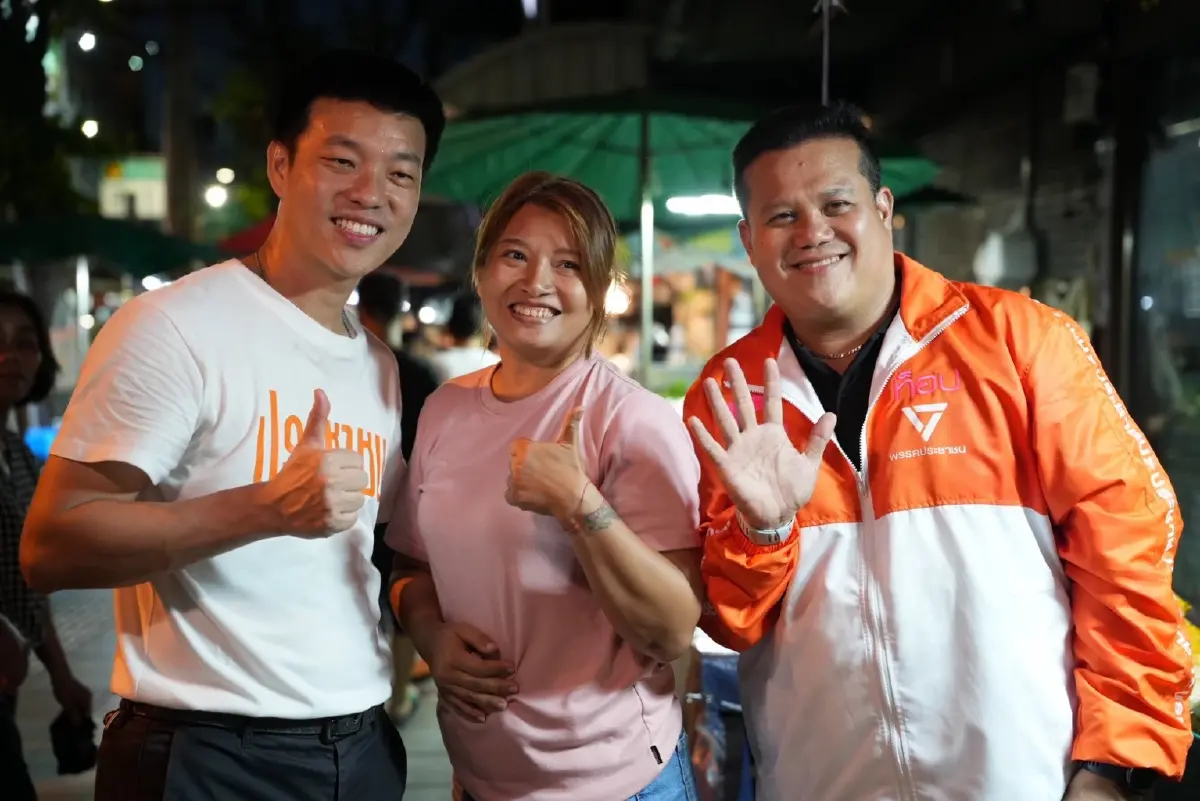 'เท้ง' ควง 'จรยุทธ' นำทีมผู้สมัคร สก.หาเสียงบางคอแหลม-ยานนาวา