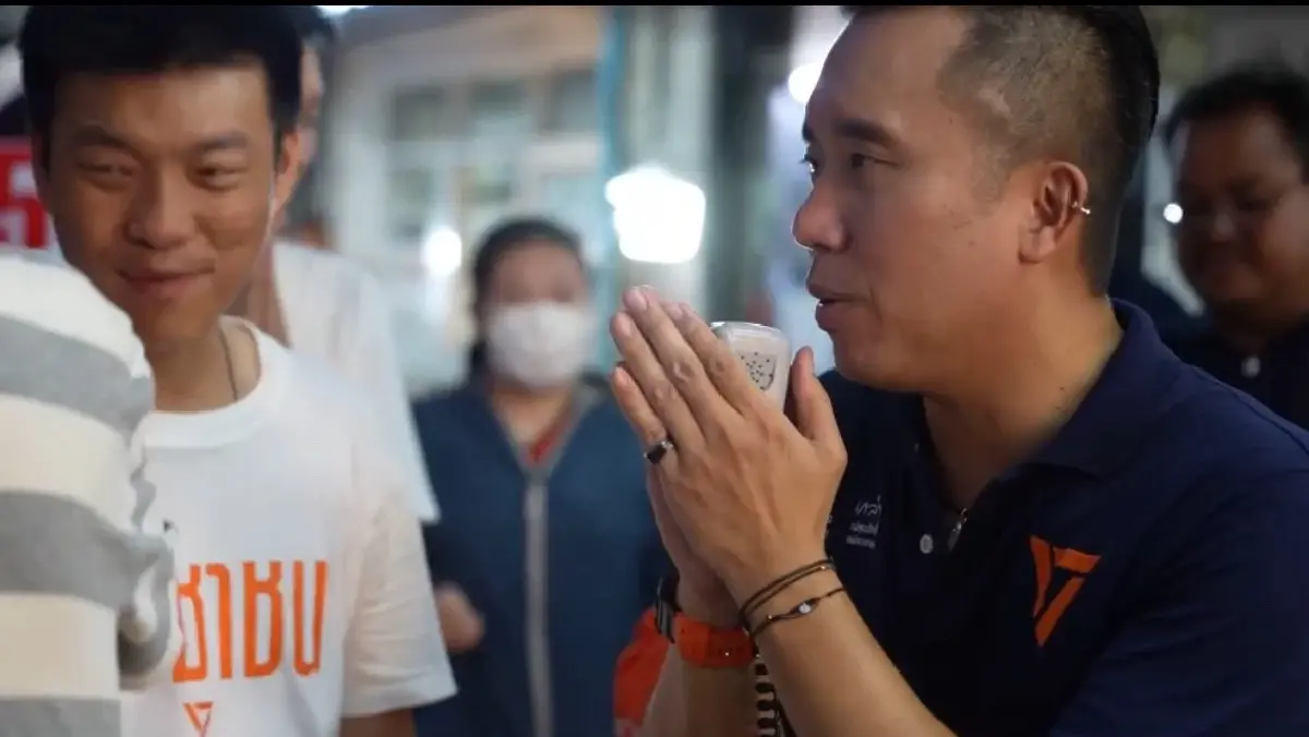'เท้ง' ควง 'จรยุทธ' นำทีมผู้สมัคร สก.หาเสียงบางคอแหลม-ยานนาวา