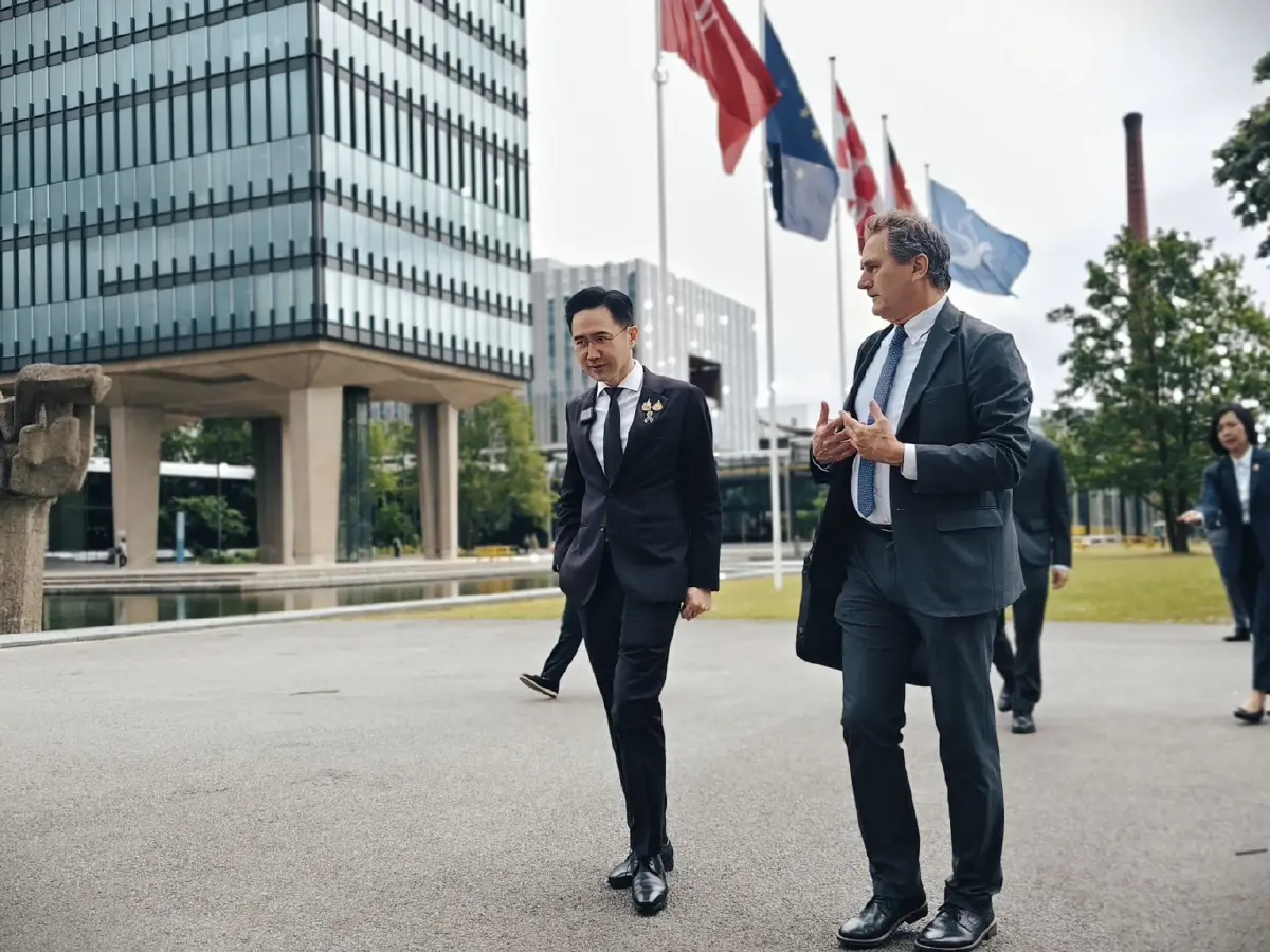 ‘เพื่อไทย-ภูมิใจไทย' ชิงธงนำ ‘เซมิคอนดักเตอร์’ ‘อนุทิน’ ตั้งบอร์ด ‘ยศนันท์’ จีบ ASML ลงทุนไทย