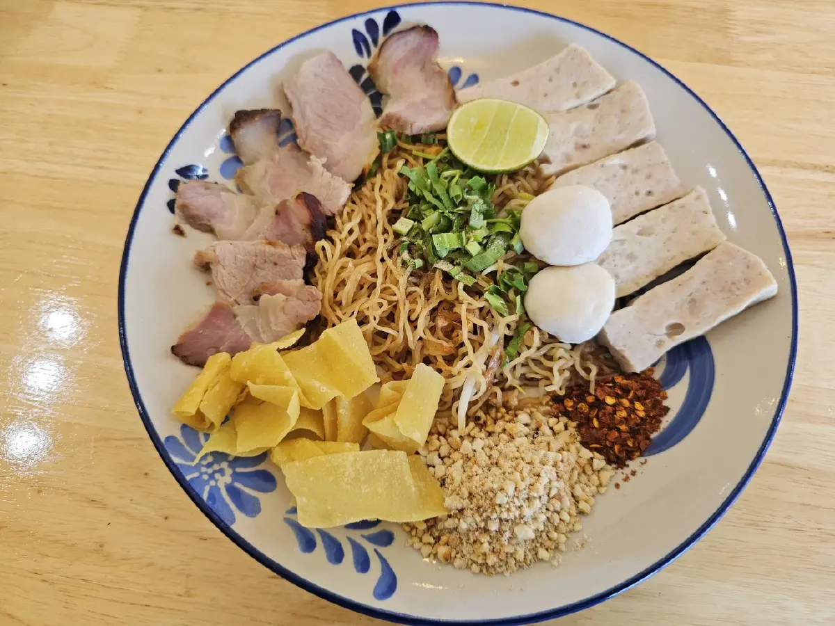 ‘บ้ายอ ก๋วยเตี๋ยวต้มยำ’ พระเอก ‘มิกค์ ทองระย้า’ การันตีความอร่อย