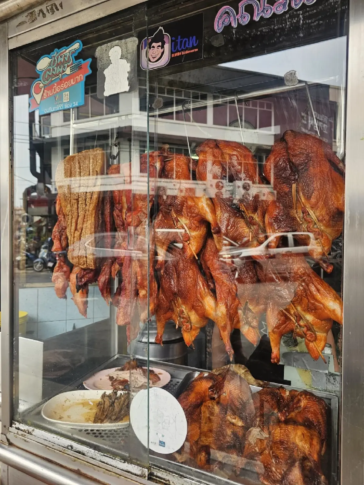 ‘เป็ดย่างเตาถ่าน’ ตำนาน 60 ปิ ที่ร้าน ‘ซอย 6 โภชนา’ จุฬาซอย 11