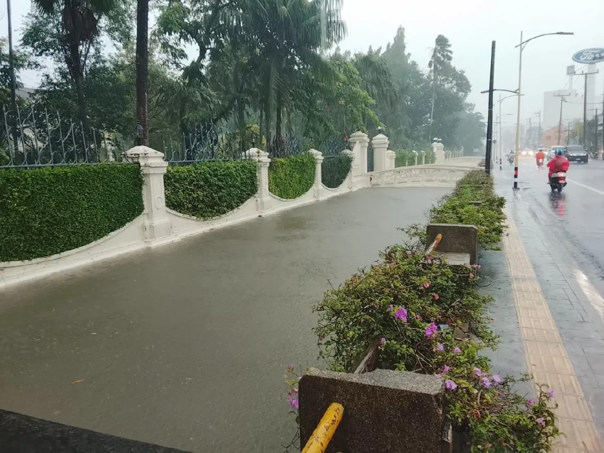 ด่วน! ภูเก็ตฝนตกหนัก สั่งยกของขึ้นที่สูง คลองบางใหญ่ ทะลัก 3 เมตร
