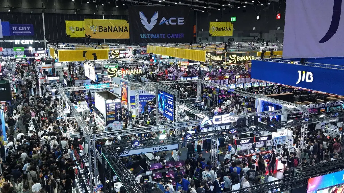 AI ดันยอดขายพุ่ง! บทสรุป 'คอมมาร์ต' กลางปีเม็ดเงินสะพัด 3,000 ล้านบาท