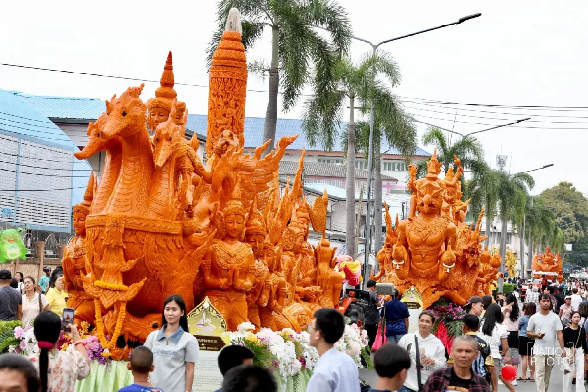 สุดวิจิตร! แห่เทียนพรรษาอุบลราชธานี 2569 ยิ่งใหญ่ฉลอง 125 ปี นักท่องเที่ยวแห่ชมเนืองแน่น