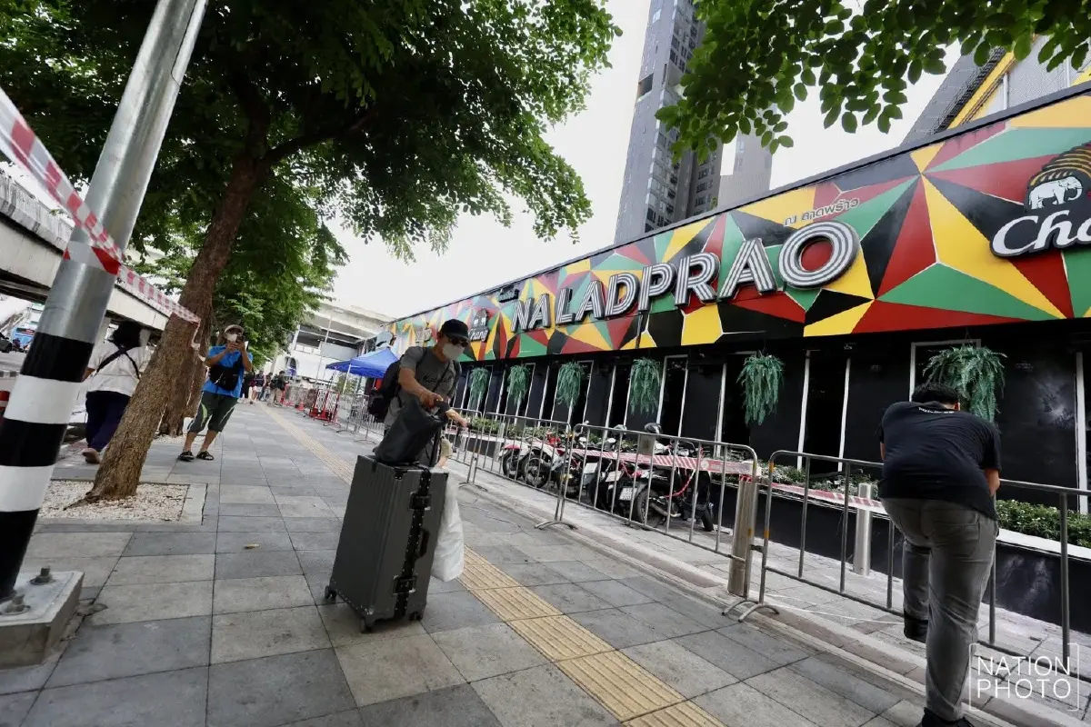 'โรงเบียร์ ณ ลาดพร้าว' เช้านี้ หลังไฟไหม้กลางดึก ตาย 27 เจ็บ 63 ราย