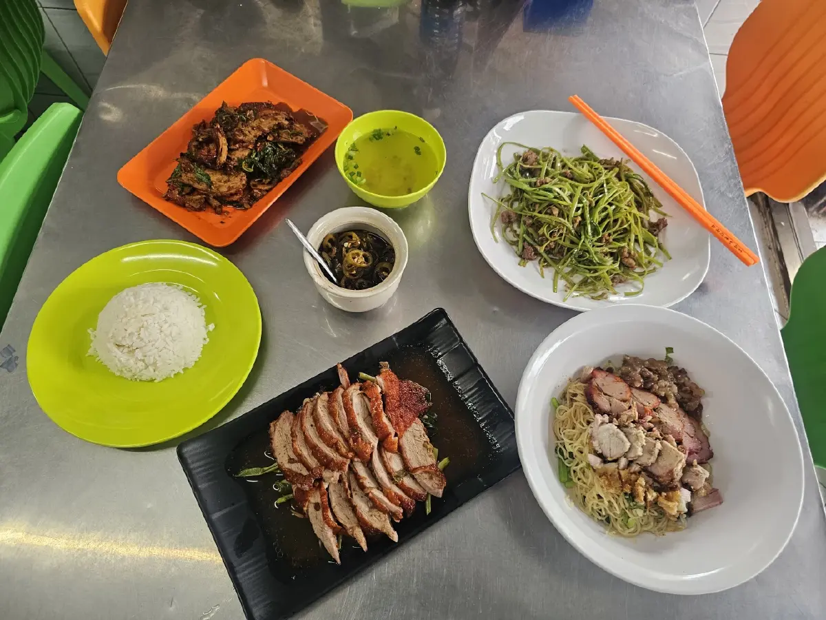 ‘เป็ดย่างเตาถ่าน’ ตำนาน 60 ปิ ที่ร้าน ‘ซอย 6 โภชนา’ จุฬาซอย 11