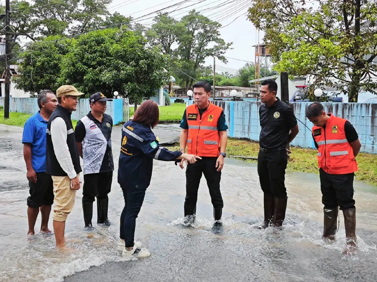พังงารับมือฝนตกหนัก สั่งทุกหน่วยพร้อมป้องกันน้ำท่วม