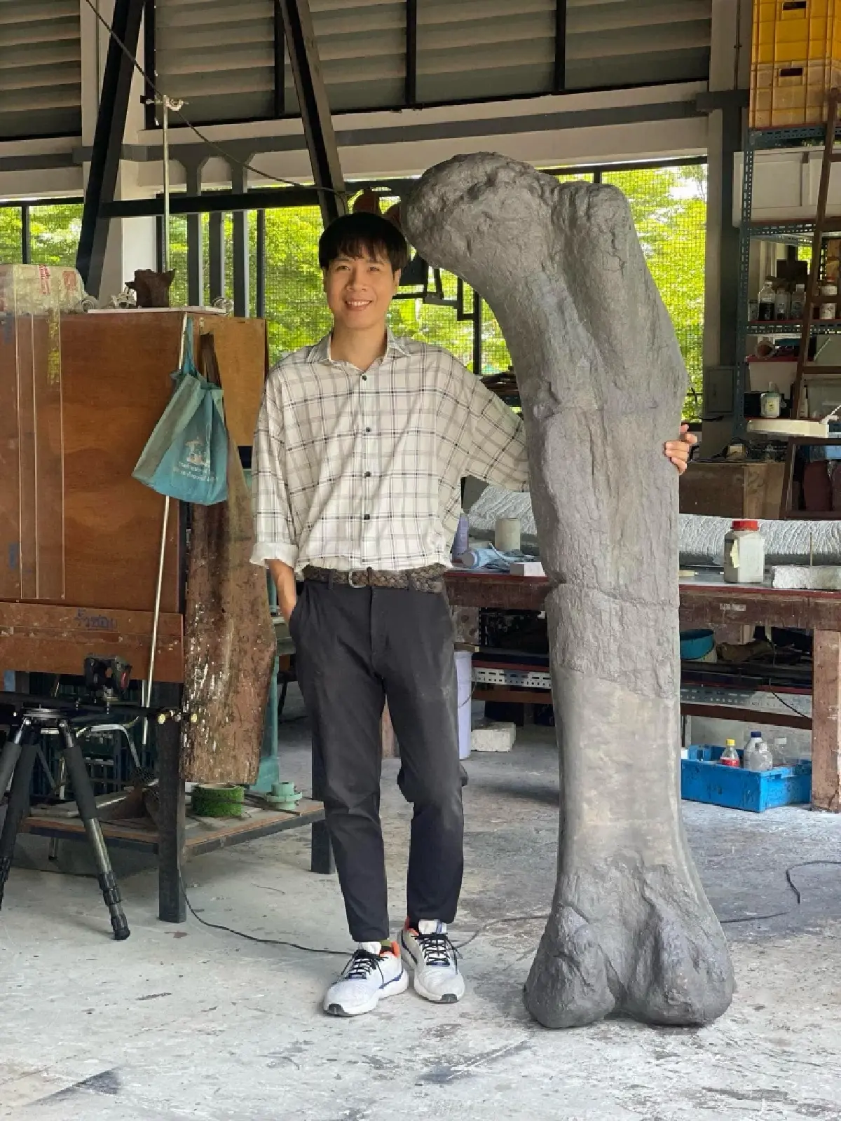 คุยกับ ‘ดร.ศิตะ มานิตกุล’ ผู้ค้นพบ ‘ไดโนเสาร์ไทย’  กับการเป็นนักบรรพชีวินที่ขับเคลื่อนด้วยแพชชั่น