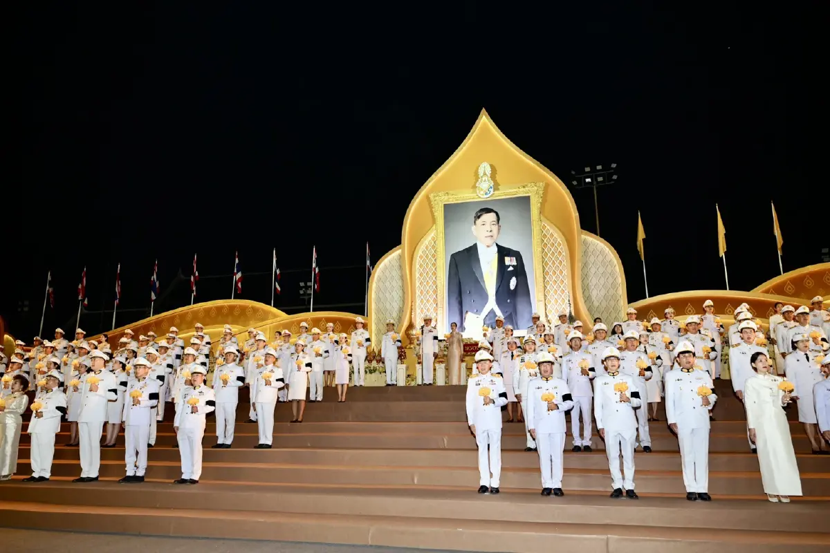 นายกฯ เป็นประธานพิธีถวายเครื่องราชสักการะ-จุดเทียนถวายพระพรชัยมงคล เนื่องในวันเฉลิมพระชนมพรรษา