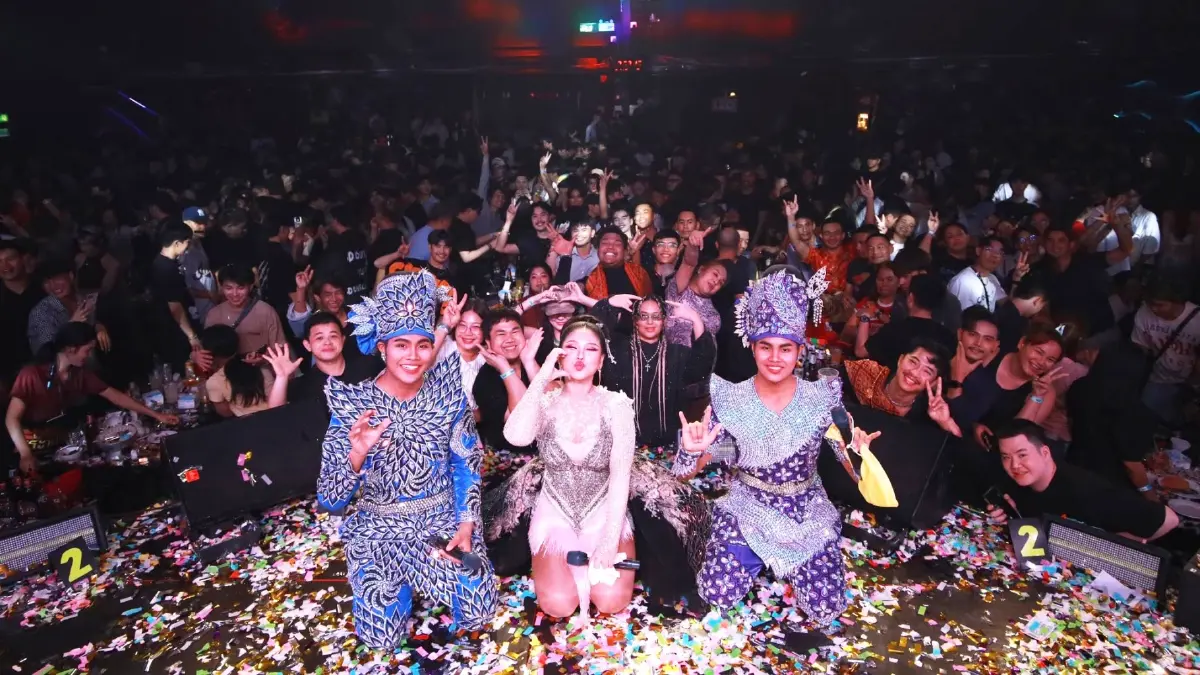‘โฟล์คพระนคร รัชดา’ ศูนย์รวมความม่วนของคนอีสาน ชม ‘หมอลำ’ ใจกลางกรุงเทพมหานคร