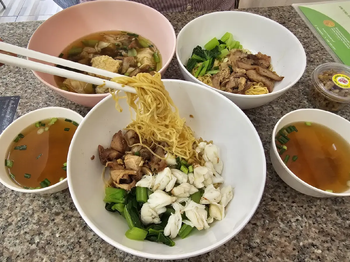 ‘บะหมี่เกี๊ยว กวางตุ้ง 2451’ บะหมี่ทำเอง เกี๊ยวกุ้ง อร่อยเต็มคำ