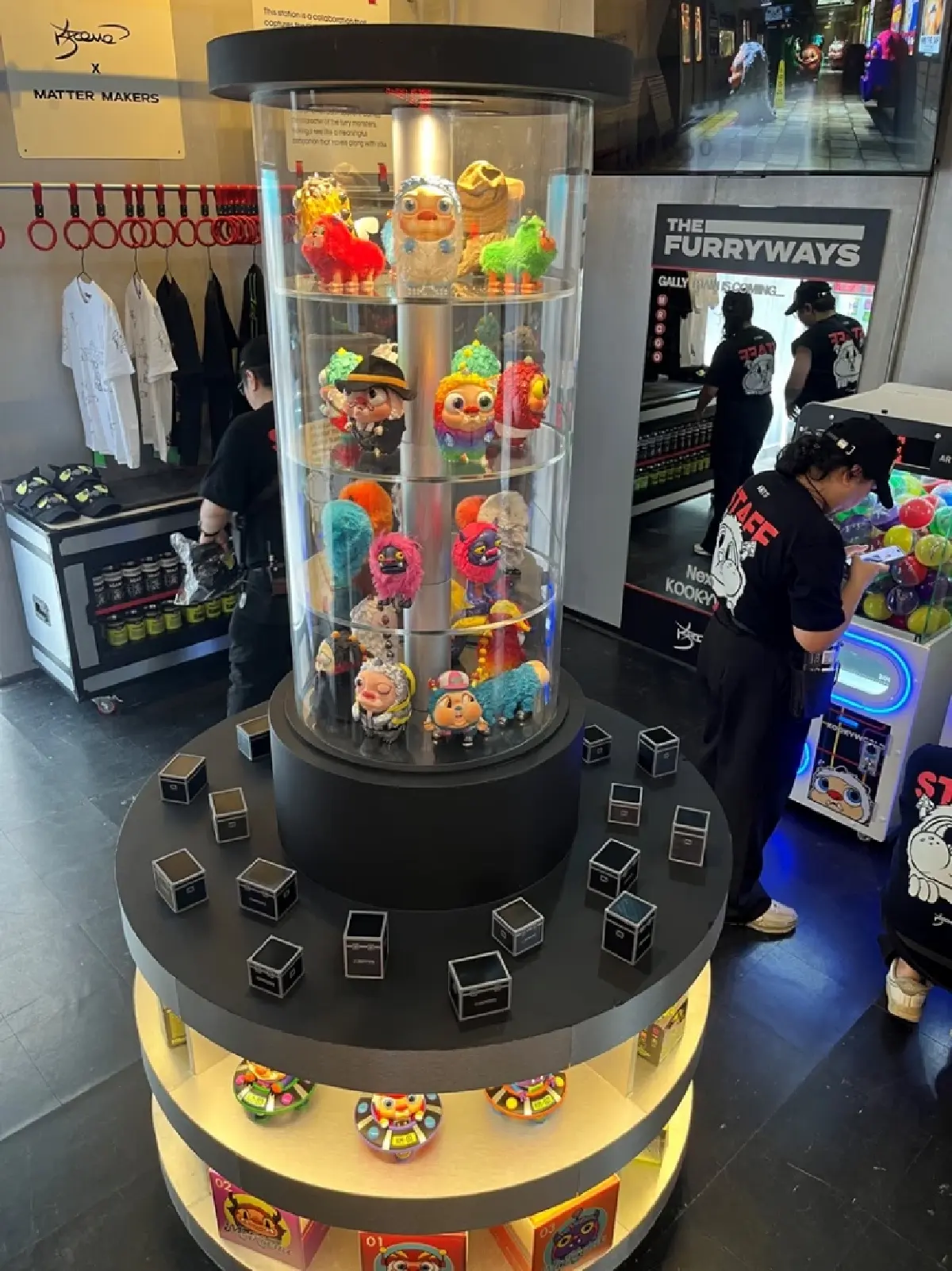 ที่แรกในโลก! ตะลุย 6 สถานี MRKREME The FURRYWAYS ก่อนทัวร์เอเชีย