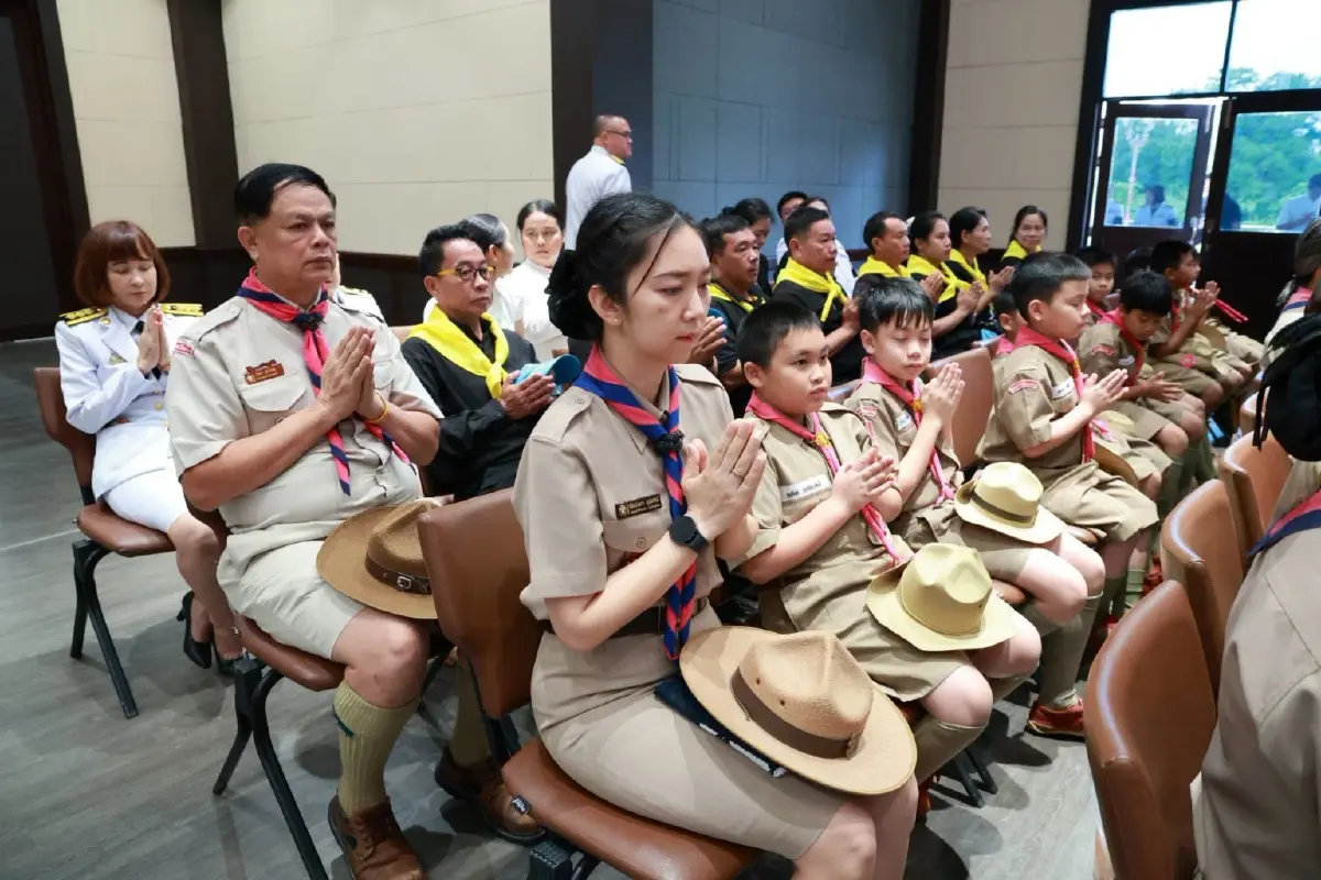 เจริญพระพุทธมนต์ ทำบุญตักบาตร ถวายสัตย์ปฏิญาณ วันเฉลิมพระชนมพรรษา ร.10