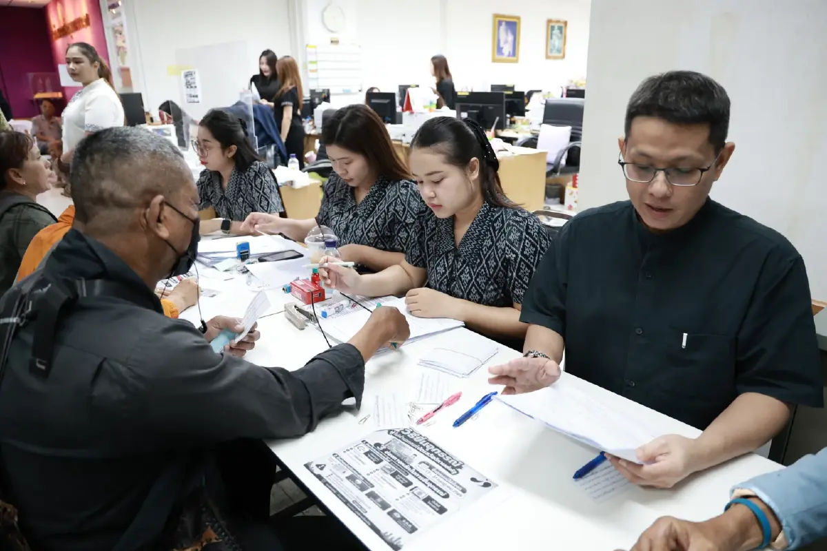 'ขนส่ง' เผยประชาชนยื่นอุทธรณ์ 'บัตรสวัสดิการแห่งรัฐ' กว่า 1 แสนราย