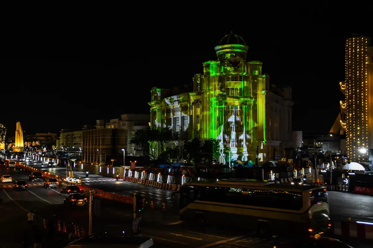 Plan B ชวนประชาชนชาวไทยชมการแสดง Immersive Art ชุด 'สืบสาน รักษา ต่อยอด สู่แสงแห่งอนาคต'