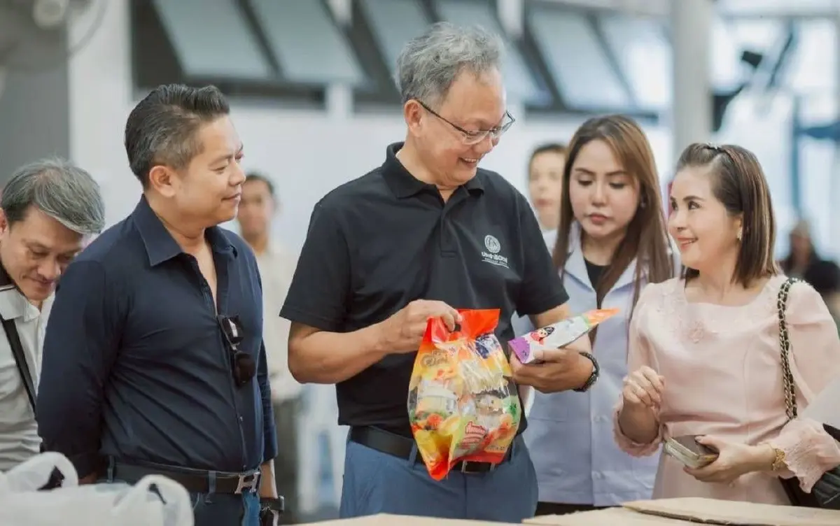 'เมฆินทร์' มอบสิ่งของบ้านเด็กรามอินทรา  จี้รัฐ-เอกชน มอบสิทธิเท่าเทียม
