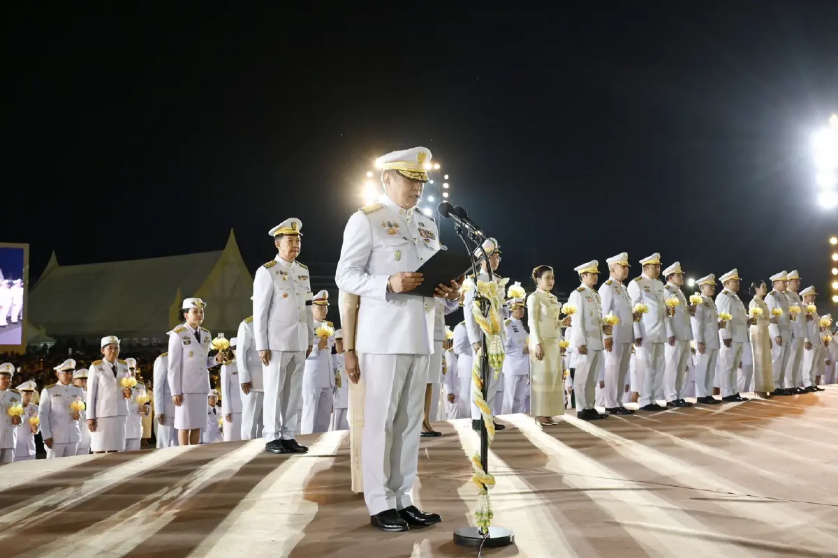 นายกฯ เป็นประธานพิธีถวายเครื่องราชสักการะ-จุดเทียนถวายพระพรชัยมงคล เนื่องในวันเฉลิมพระชนมพรรษา