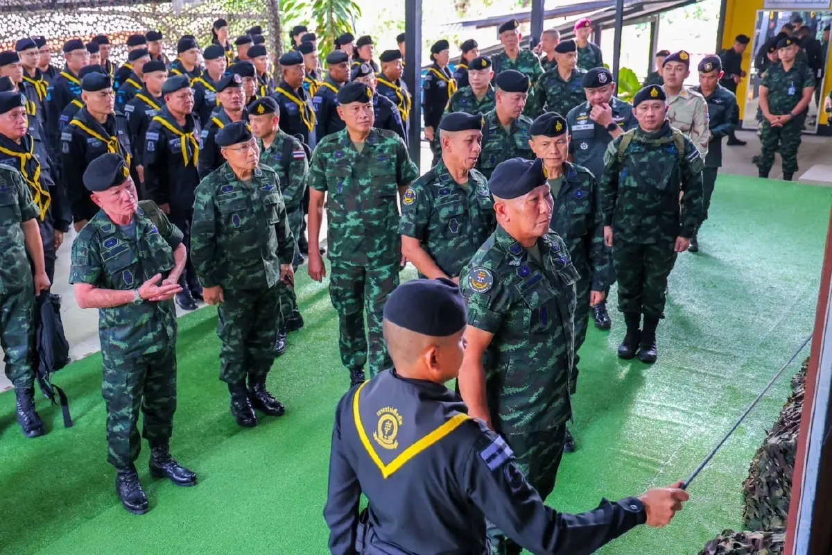 ผบ.ทบ.-รอง ผอ.รมน. ไปนราธิวาส ให้กำลังใจกำลังพล ดูแลทุกมิติ