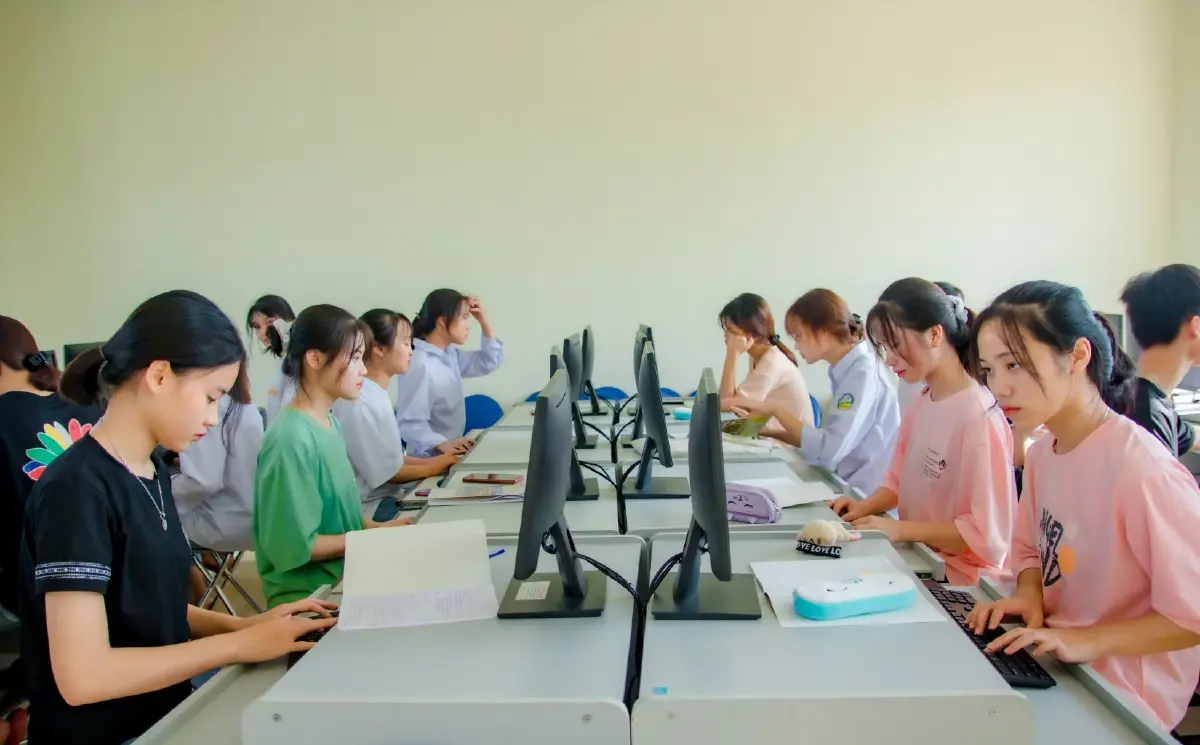 ประเทศในเอเชียกำลังแข่งกันสร้าง ‘คนเอไอ’ ตั้งแต่ห้องเรียนถึงแรงงานทั้งประเทศ
