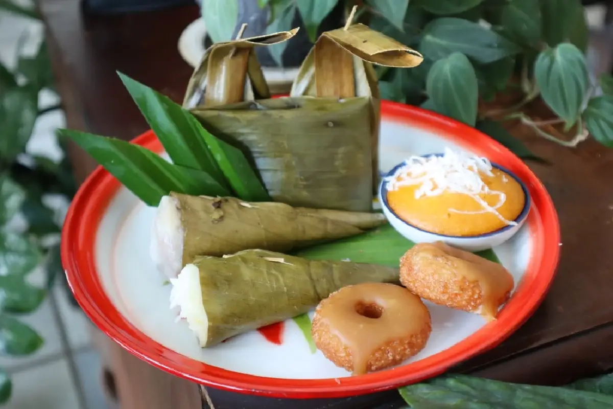 จาก "ลาบไก่" ถึง "ขนมเกลือ" อาหารเหนือมื้อง่ายๆ แบบคน ‘เชียงใหม่’