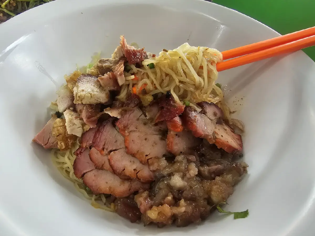 ‘เป็ดย่างเตาถ่าน’ ตำนาน 60 ปิ ที่ร้าน ‘ซอย 6 โภชนา’ จุฬาซอย 11