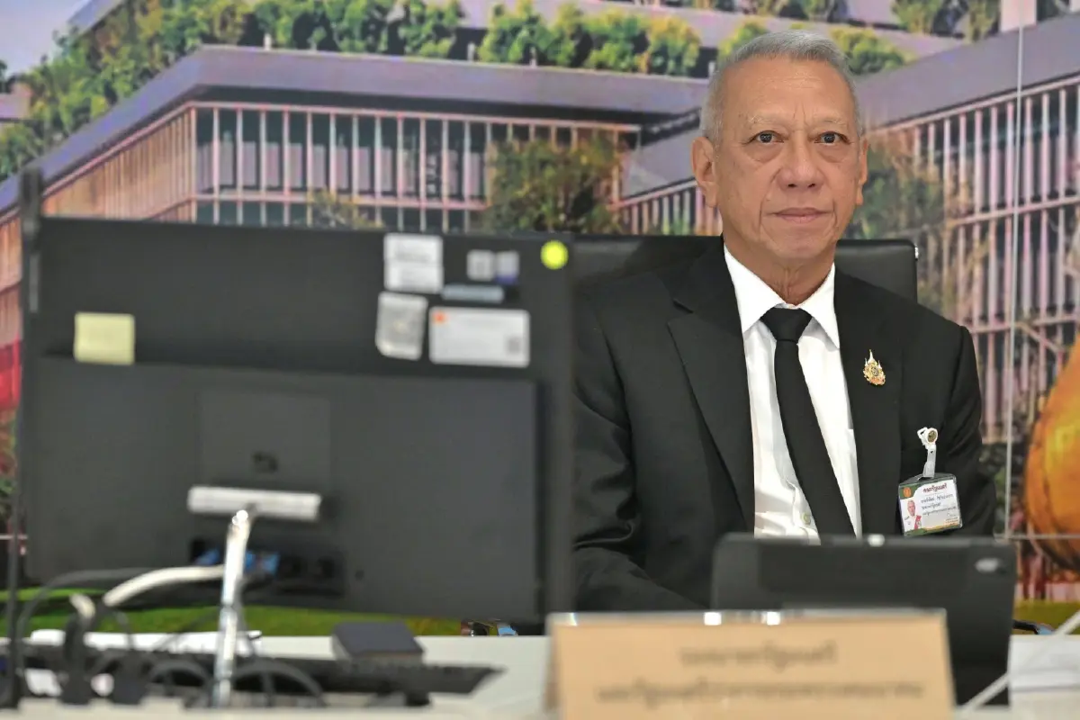 ถอย'แลนด์บริดจ์'ลดแรงต้าน  จับตาแนวรบใต้ 'ฟ้า-น้ำเงิน’