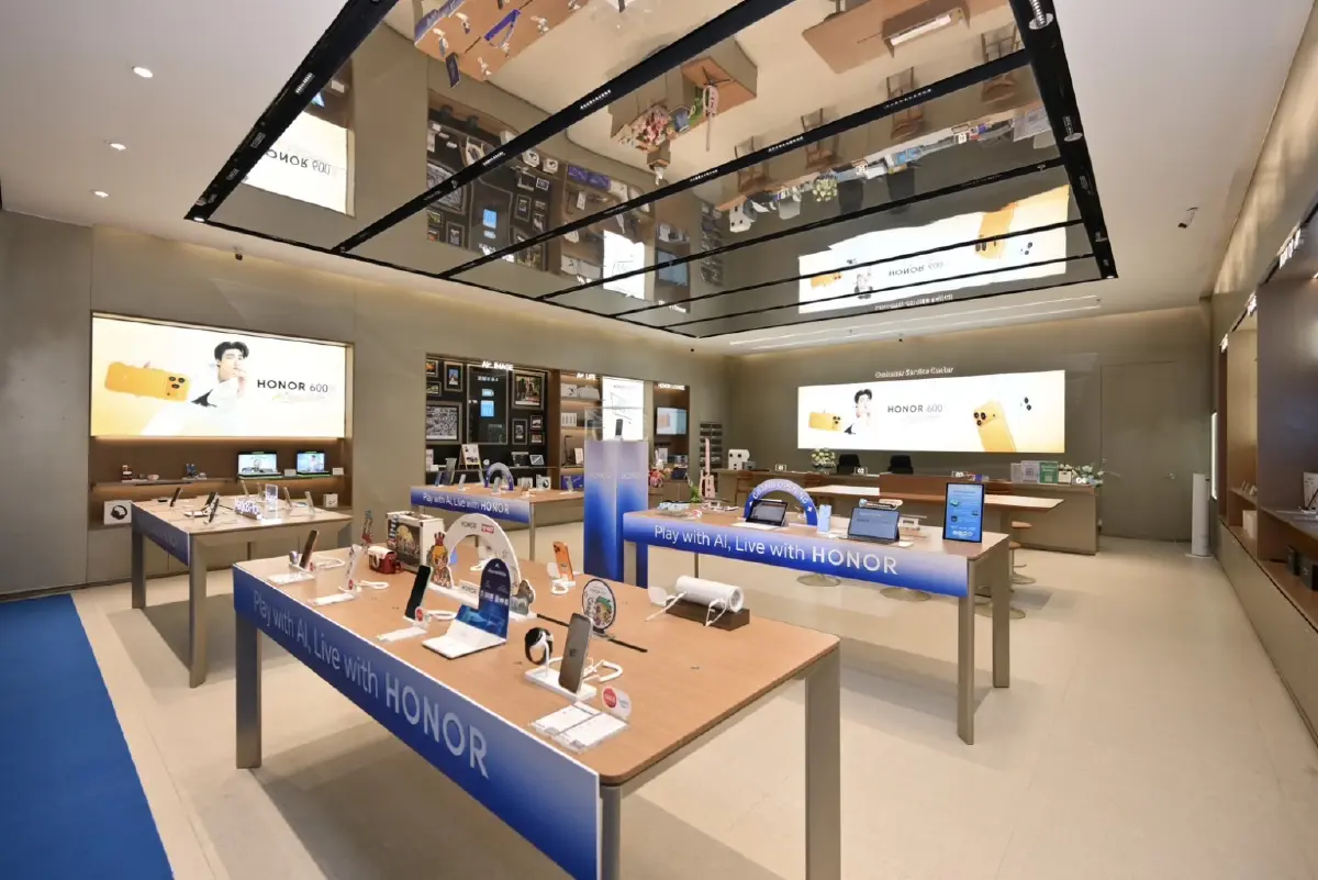 ทำไมต้องอัลฟ่า? มีอะไรที่ 'HONOR Alpha Store' แห่งแรกของไทย