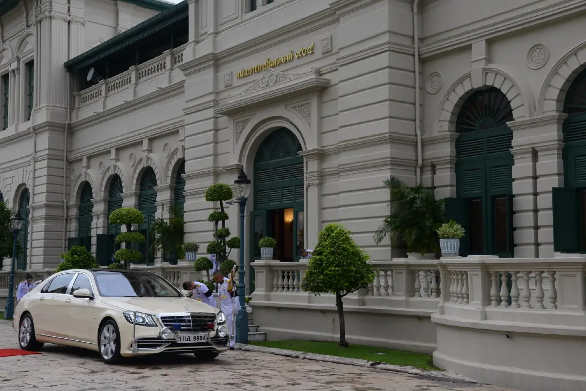 เจ้าหญิงแอนน์ ทรงวางพวงมาลาถวายสักการะพระโกศ พระพันปีหลวง-เจ้าฟ้าพัชรกิติยาภาฯ