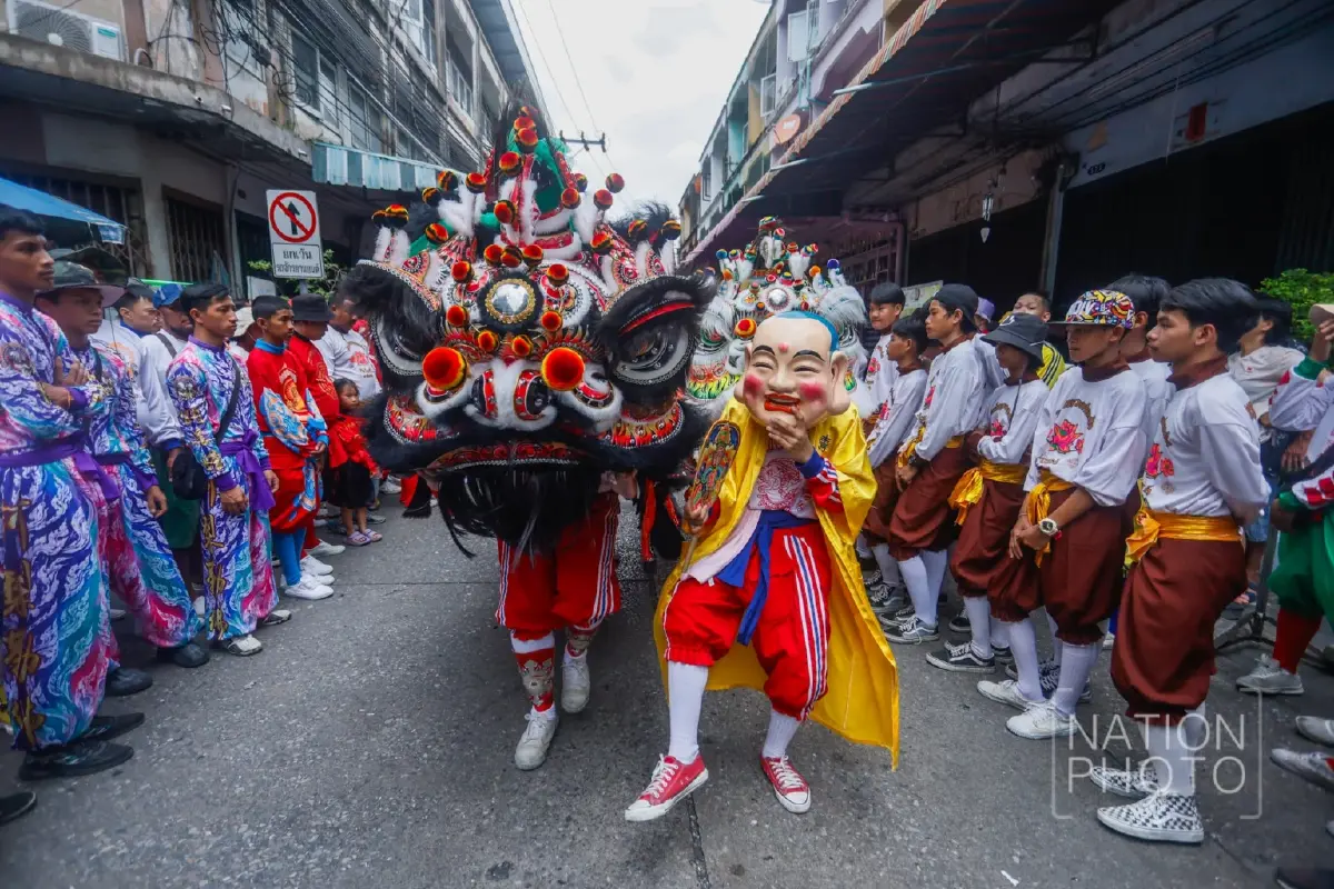 จัดใหญ่ แห่เทียนพรรษา 9 วัด ตลาดพลู สืบสานวัฒนธรรมวันเข้าพรรษา 2569