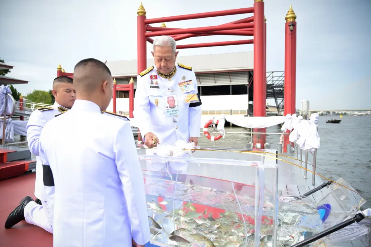 โปรดเกล้าฯ ปธ.องคมนตรี ปล่อยพันธุ์สัตว์น้ำ คล้ายวันประสูติ พระองค์เจ้าโสมสวลี