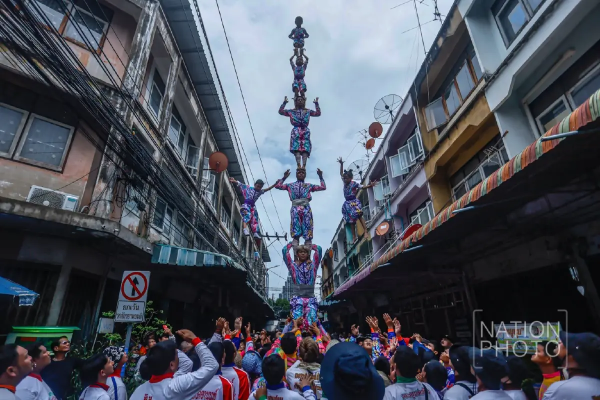 จัดใหญ่ แห่เทียนพรรษา 9 วัด ตลาดพลู สืบสานวัฒนธรรมวันเข้าพรรษา 2569