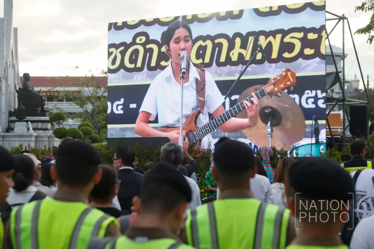 แฟนคลับทะลัก 'เนเน่ รอยัล' ระเบิดความสนุก งานสายน้ำแห่งชีวิต