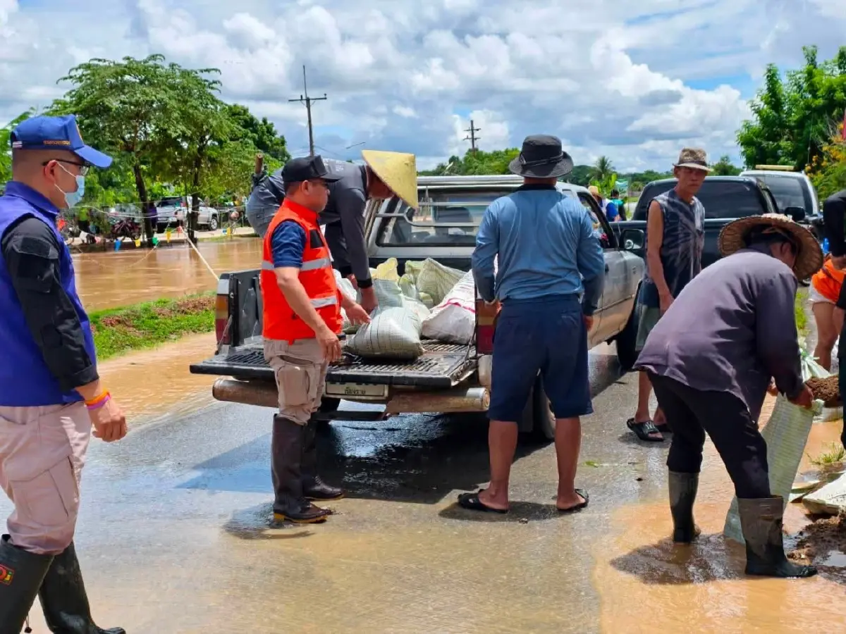 ฝนถล่มภาคเหนือ น้ำป่าทะลัก 6 จังหวัด ปภ. สั่งเฝ้าระวัง 24 ชั่วโมง